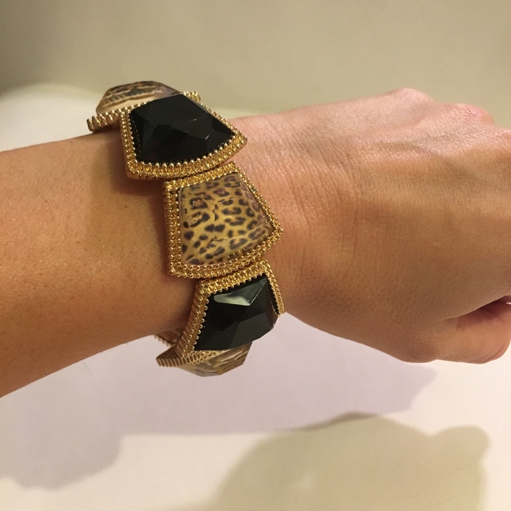 Leopard Stretch Bracelet - Picture 3 of 4